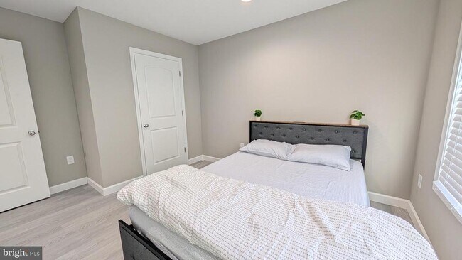 Building Photo - 2253 Papermill Rd