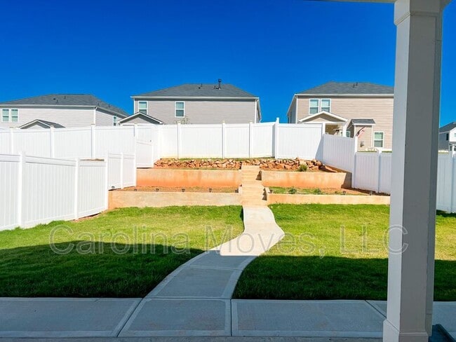 Building Photo - 208 Pewter Cir