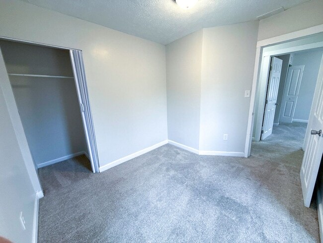 Building Photo - Beautifully Updated 3BR Two-Story Home w/ Fenced Yard & Off-Street Parking