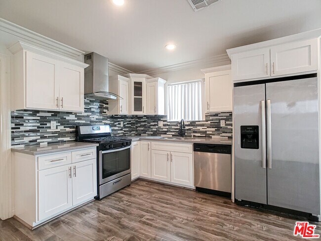 Building Photo - 963 Wilton Pl