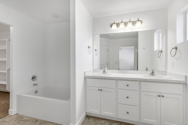 Building Photo - 1158 1740 W