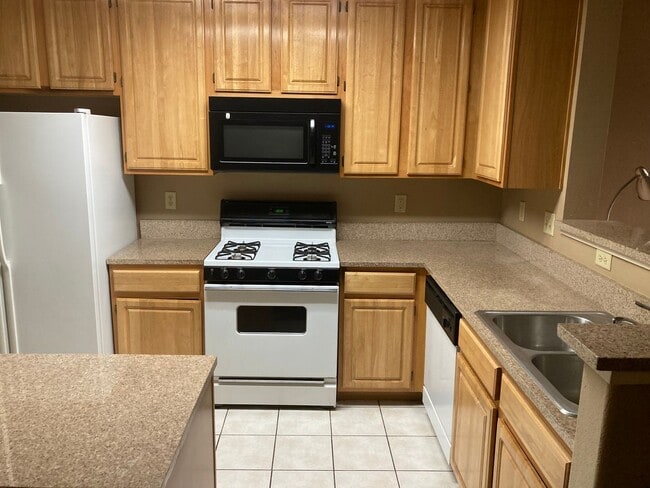 Building Photo - Tanamera Resort Gated Community.  One bedroom, one full bathroom, one car attached garage.