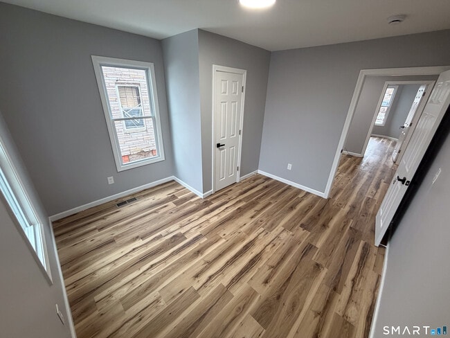 Building Photo - 228 Holly St