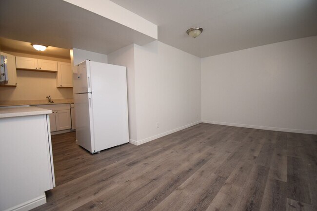 Building Photo - 4279-4279 S 1350 E