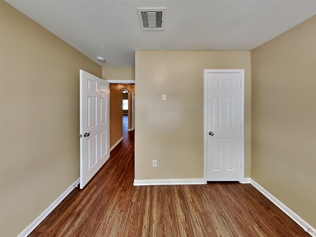 Building Photo - 3926 Cloudbluff Ln