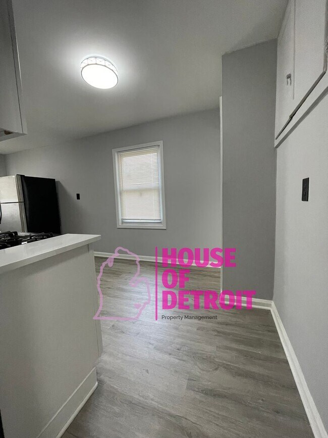 Building Photo - Beautiful 3 Bedroom Single Family ~Summer ...