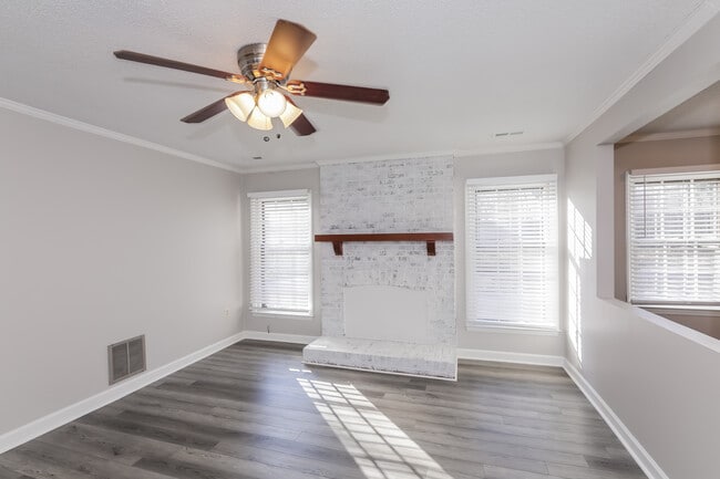 Building Photo - 5117 Chestnut Lake Dr