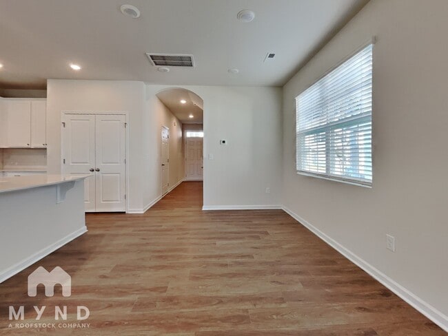 Building Photo - 132 Eagle Chase Dr