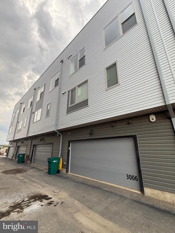 Building Photo - 3006 S Northbank Pl