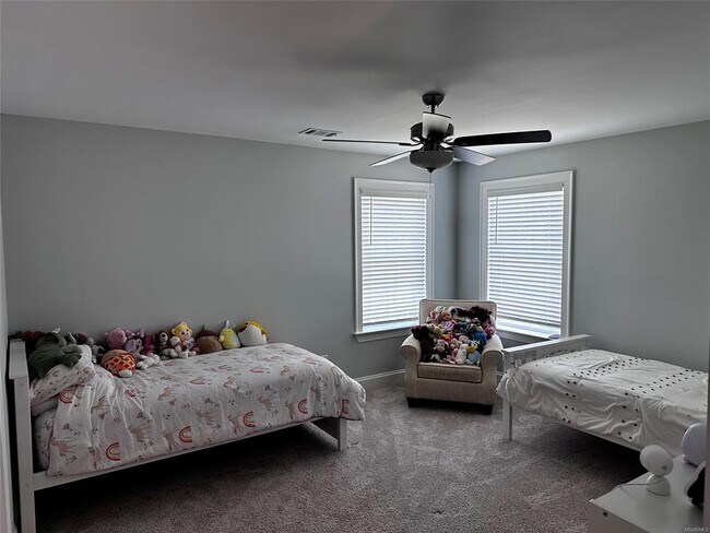 Building Photo - 1425 Charleston Dr