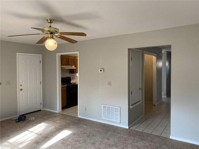 Building Photo - 503 Camellia Dr