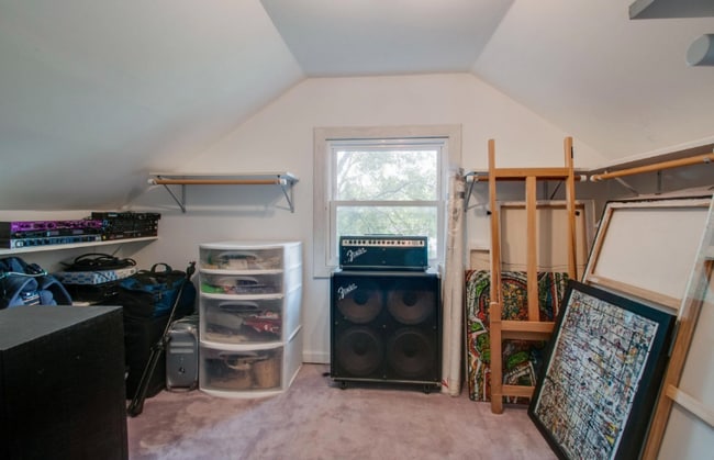 Building Photo - 947 Cahal Ave