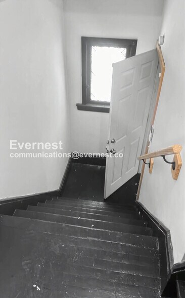 Building Photo - 10110 Parkgate Ave