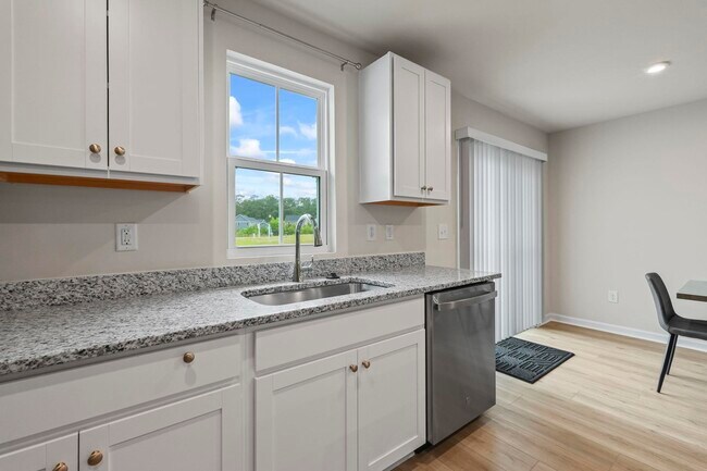 Building Photo - 338 Myrtle Mdws Dr
