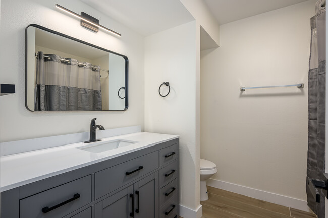 Guest Bathroom with bathtub - 8569 E Garfield St