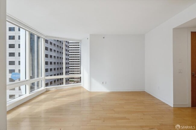 Building Photo - 301 Mission St