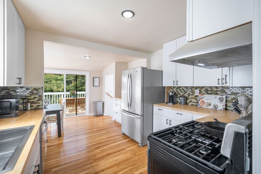 Building Photo - 4045 45th Ave SW
