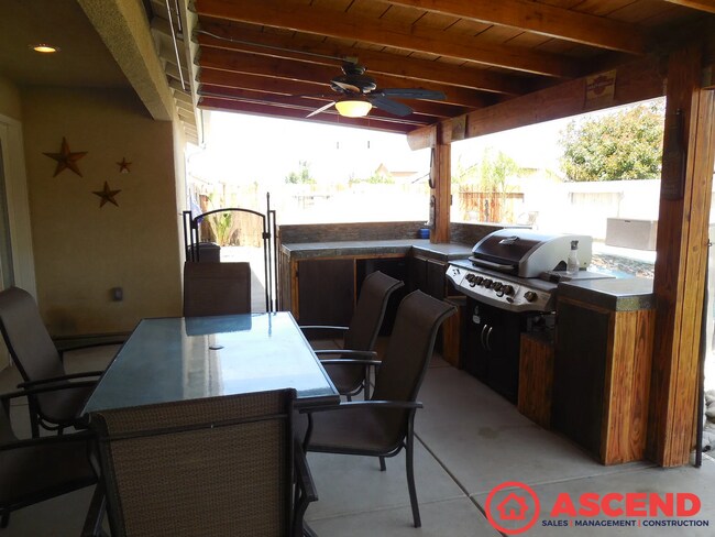 Building Photo - Charming 4-Bedroom, 2-Bathroom Home in Nor...