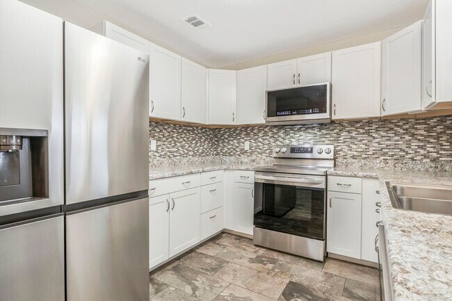 Building Photo - 2325 Merle Cir