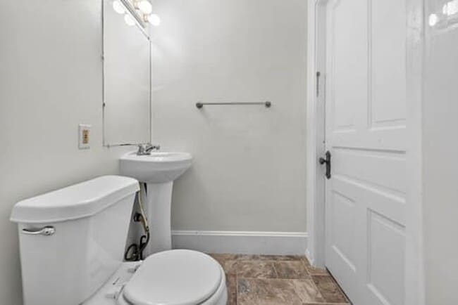 Building Photo - 3819 St Martins Pl