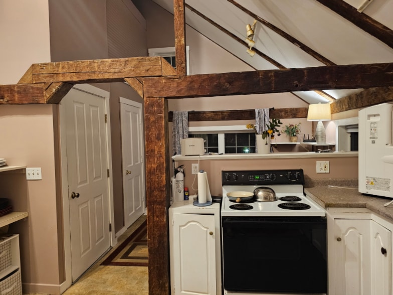 Building Photo - 12 Free St