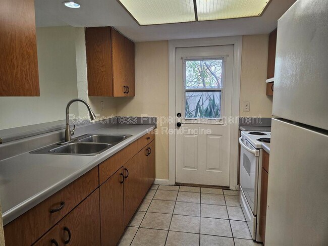 Building Photo - 3339 Edgewood Ave