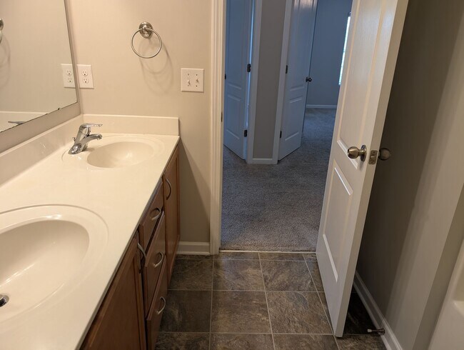 Building Photo - Pristine, move in ready Home located in th...