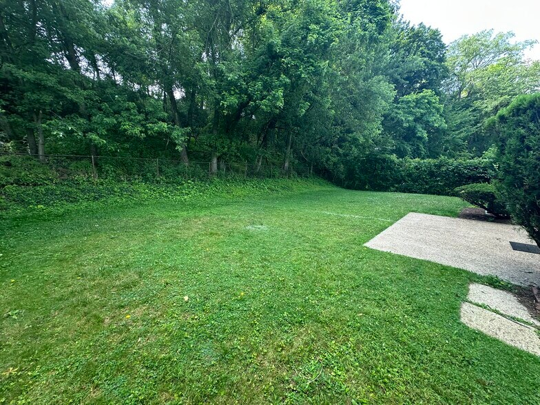 Building Photo - 416 Macbeth Dr