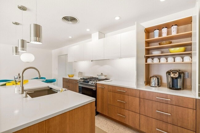 Building Photo - 74350 Covered Wagon Trail