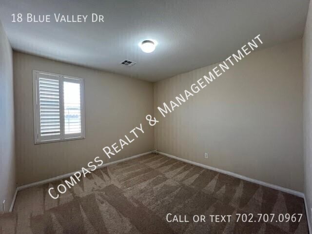 Building Photo - 18 Blue Valley Dr