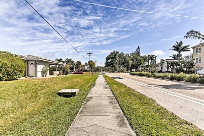 Building Photo - 4120 SE 18th Pl
