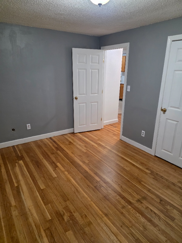 Building Photo - 19 Glen St