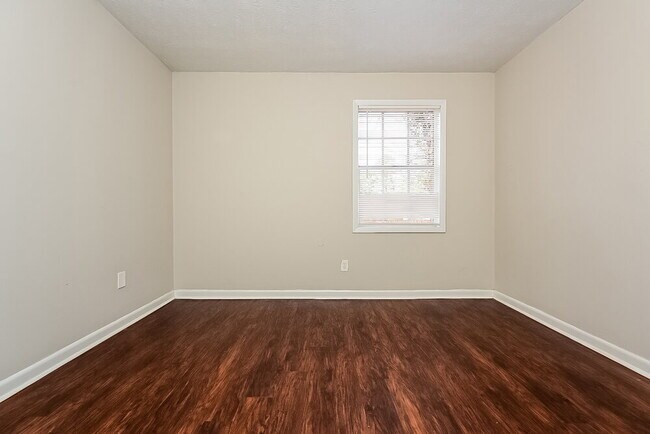 Building Photo - 246 Bellwood Ln