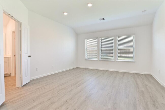 Building Photo - 2614 Chestnut Oak Cir