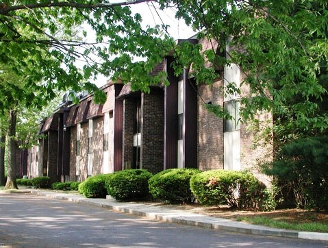 Building Photo - Cambridge Woods & Briar Cliff Woods