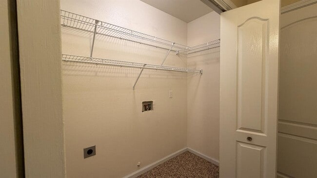 Building Photo - 2274 E Skyview Ave