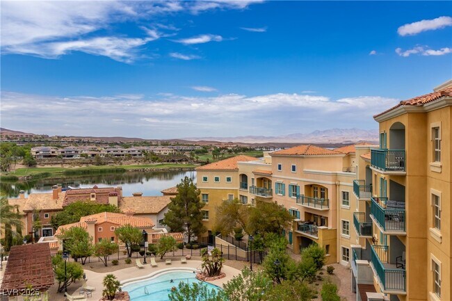 Building Photo - 30 Strada Di Villaggio