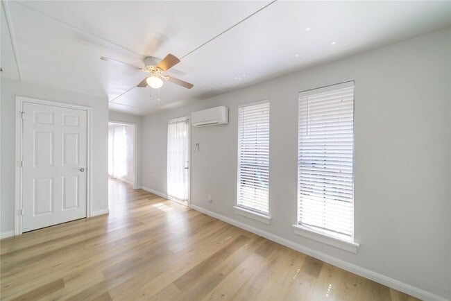 Building Photo - 6344 Winton St