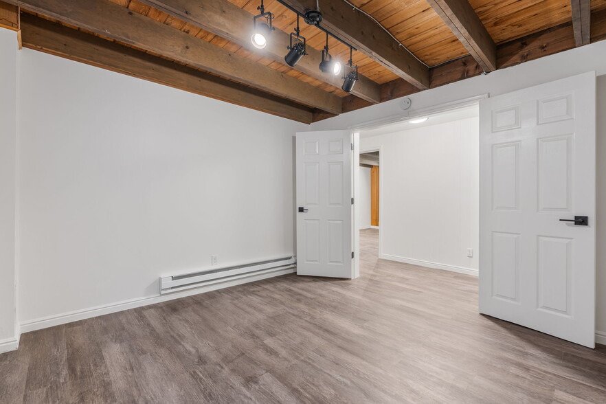 Building Photo - 1016 E 900 S