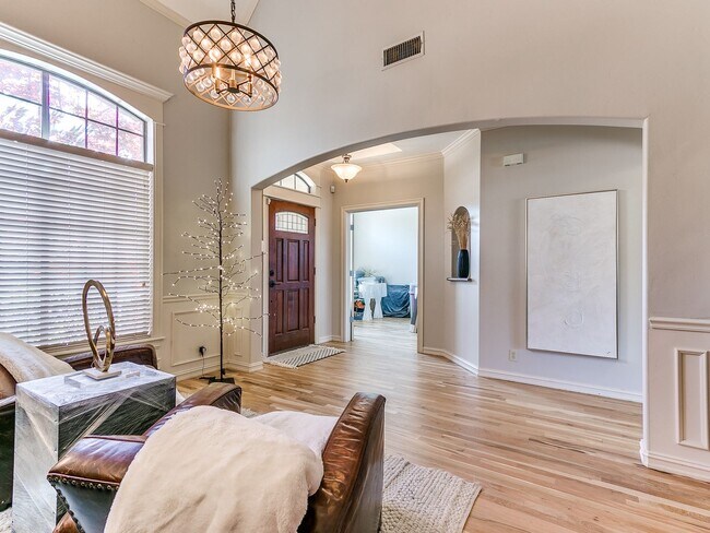 Building Photo - Gorgeous 2 Story Home In Bixby Schools!