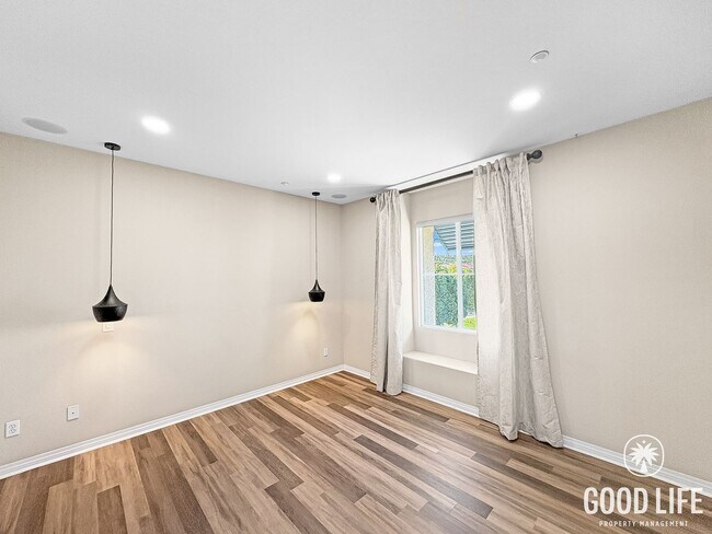 Building Photo - Beautifully Maintained Townhome in Pristine St Cloud Community