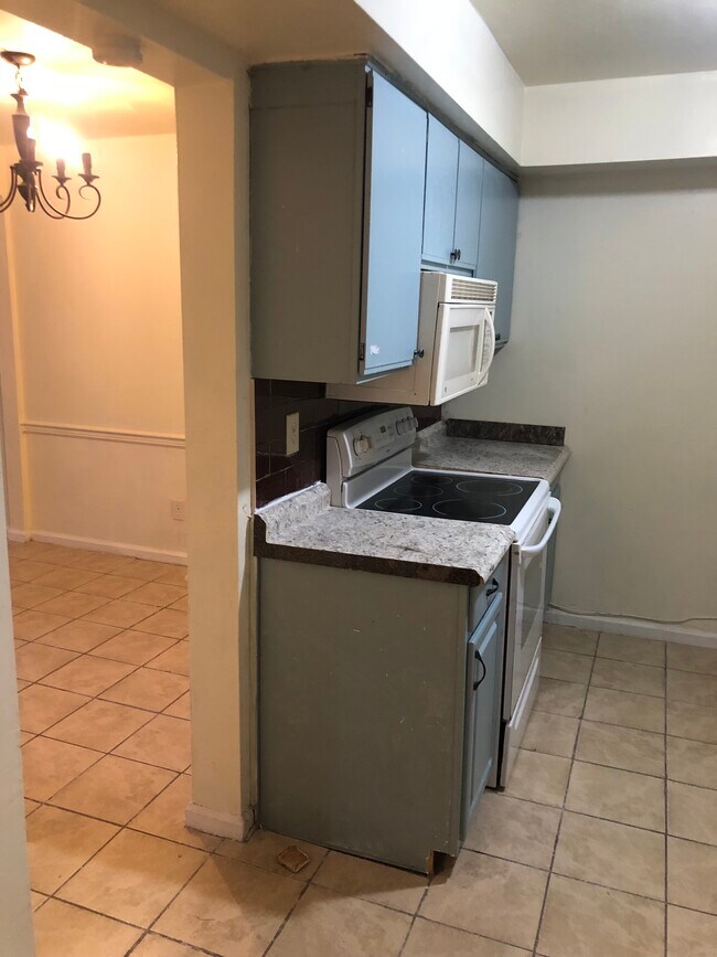 Building Photo - 3247 Saxon Pl