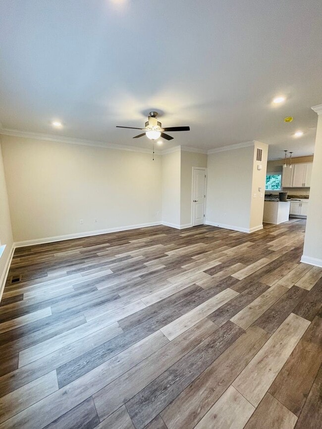 Building Photo - Like New Townhouse for Rent - END UNIT