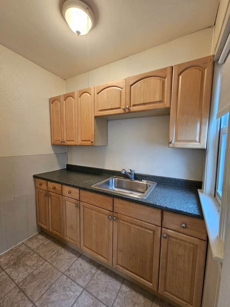 Building Photo - 20 Kosta St