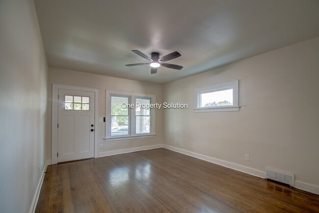Primary Photo - 7213 Marshall Ave