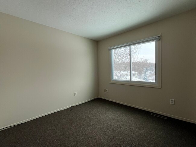 Building Photo - 611 E Burnsville Pkwy