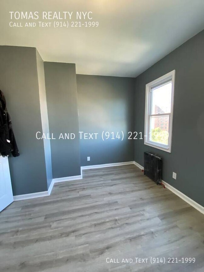 Building Photo - 155 Waverly St