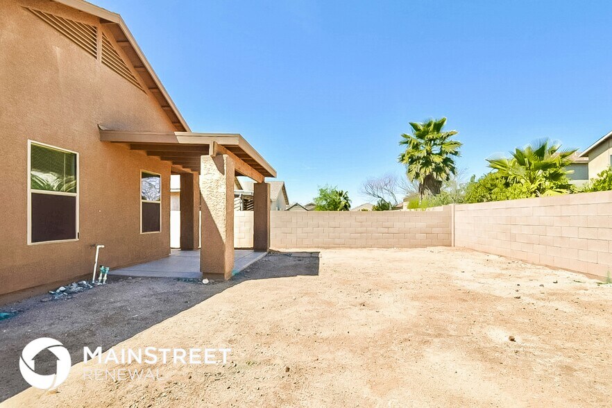 Building Photo - 2468 W Tyler River Dr