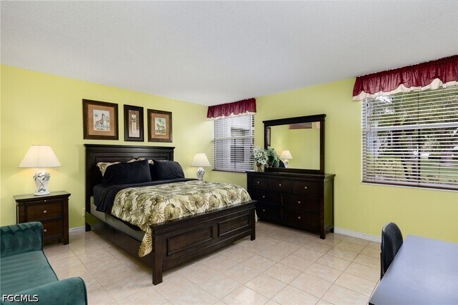 Building Photo - 5959 Winkler Rd