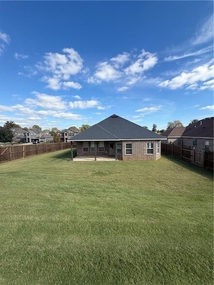 Building Photo - 511 Rustic Creek Ln